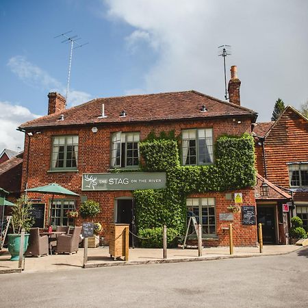 The Stag On The River Godalming Ngoại thất bức ảnh