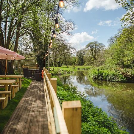 The Stag On The River Godalming Ngoại thất bức ảnh